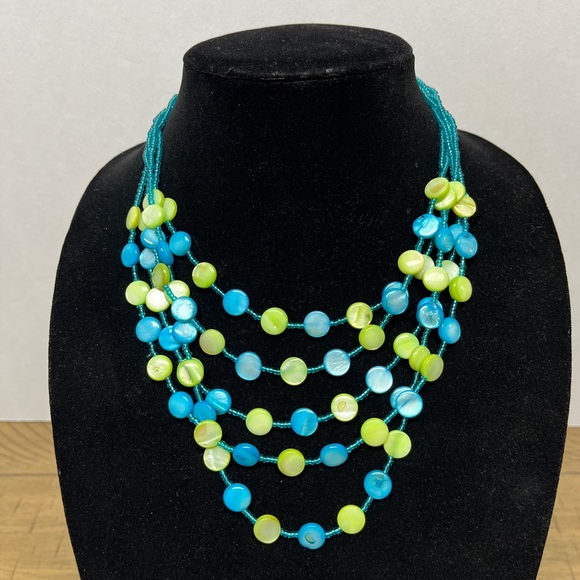 Multi strand necklace with mother of pearl discs - Picture 5 of 5